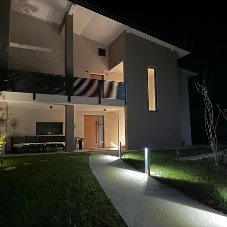 Wally מלון דירות 4*